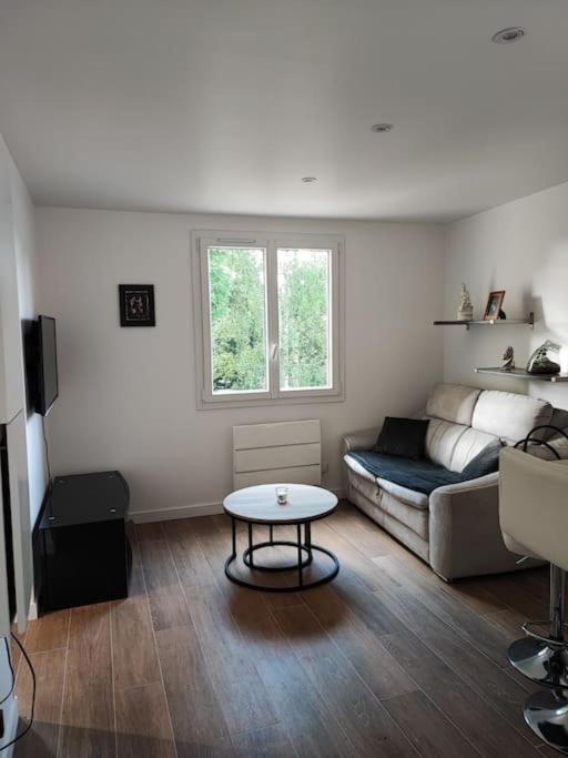 Charmant Appartement 2 Pieces Proche Disneyland Villeneuve-Saint-Denis Exterior foto